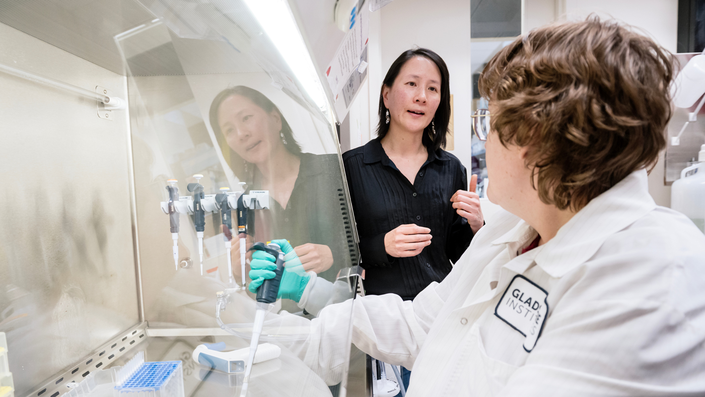 Nadia Roan and Ashley George in a tissue culture room at Gladstone Institutes